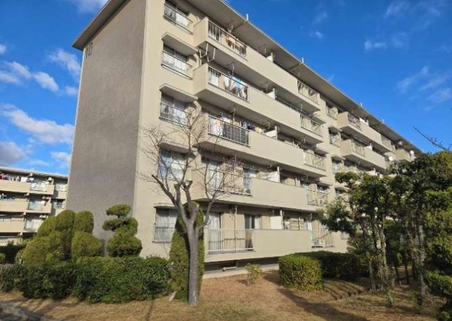 鶴山台第二住宅大阪府和泉市鶴山台３丁目中古マンションの不動産情報です。