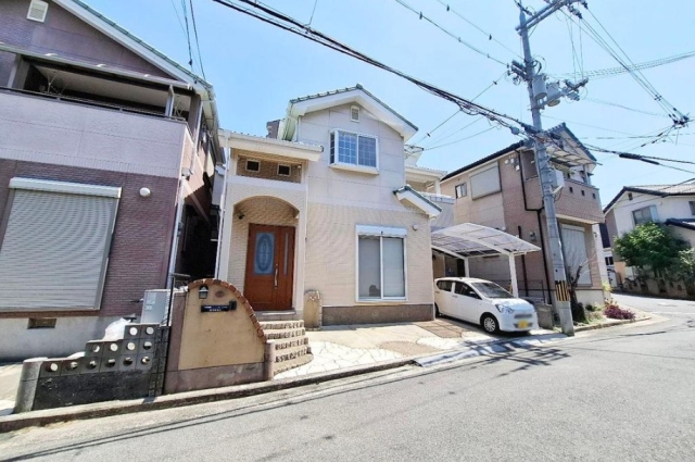 大阪府和泉市唐国町１丁目中古一戸建ての不動産情報です。