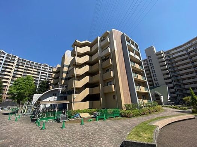 エバーランドシティ新・泉北５番館大阪府和泉市…
