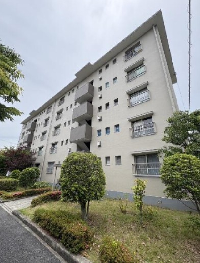 鶴山台第２住宅６号棟大阪府和泉市鶴山台３丁目…