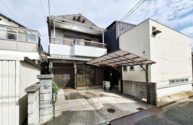 大阪府泉大津市式内町中古一戸建ての不動産情報です。
