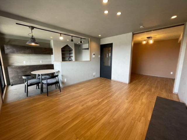 メゾンドール・ラーバン和泉III番館大阪府和泉市小田町中古マンションの不動産情報です。